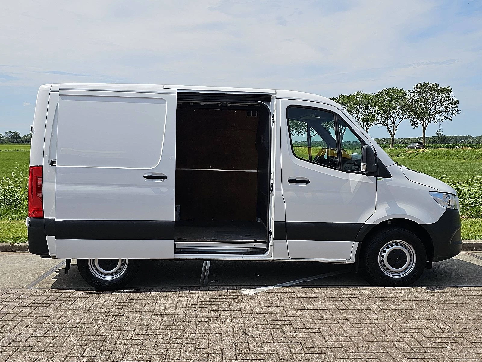 Mercedes-Benz Sprinter 2019 - 311 image 15