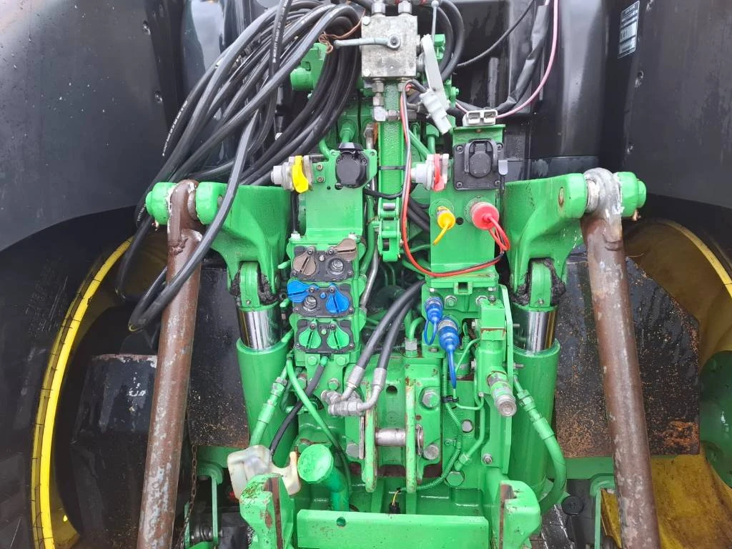 John Deere 2018 - 6215 R zdjęcie 18