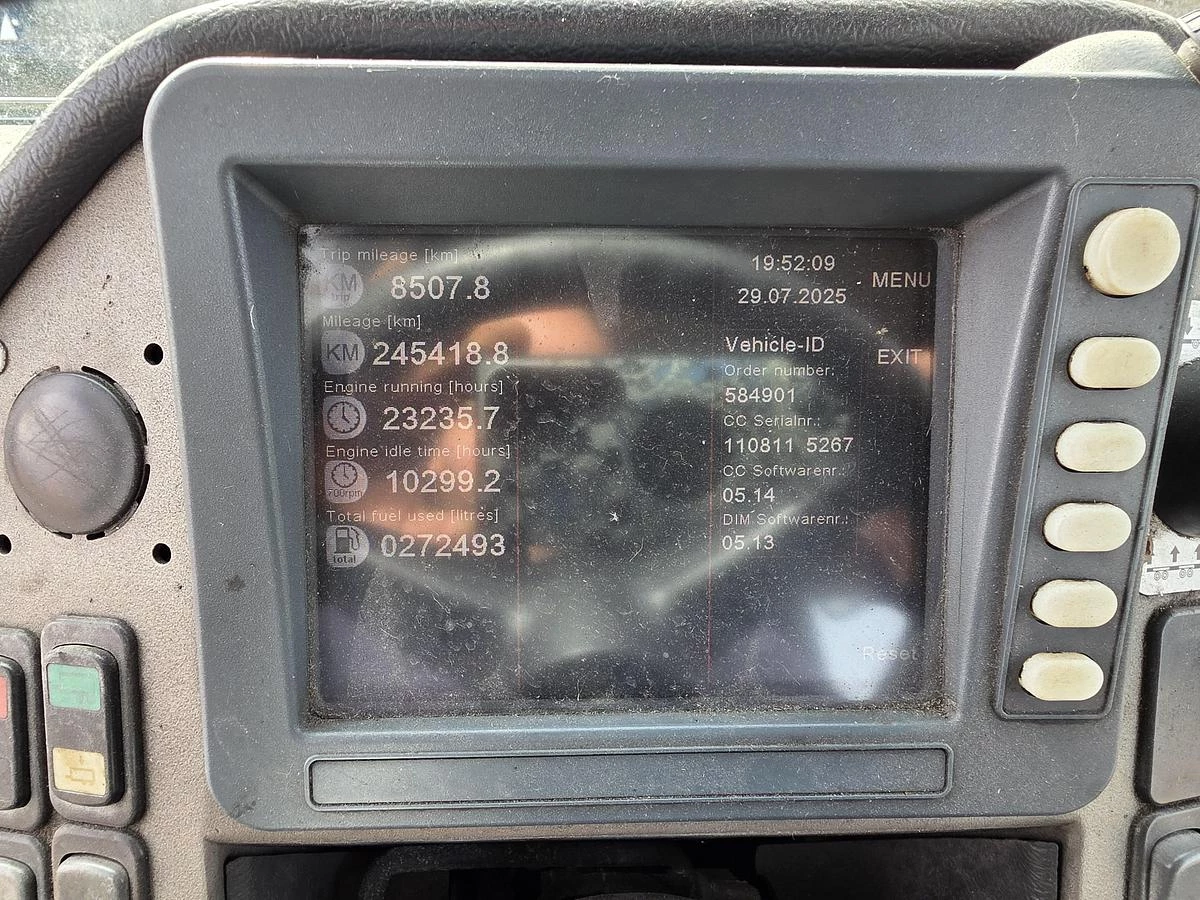 Terberg RT283 | TERMINAL TRACTOR 4X4| TURNING CHAIR. | AUTOMATIC GEAR | 23235 HOURS 2012 obrázek 14