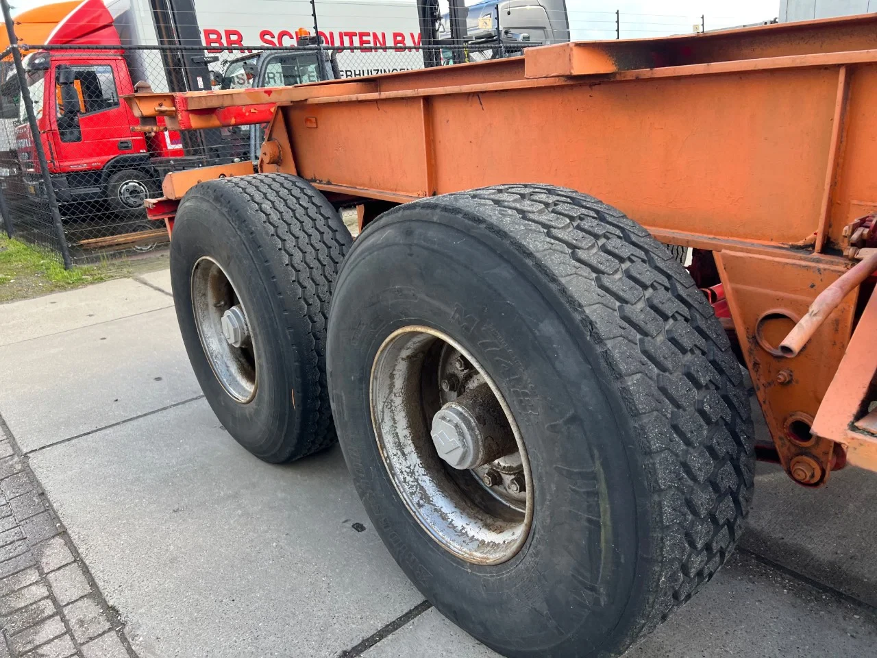 Fruehauf - Tipper Chassis / 20 FT / Steel Suspension obrázek 8
