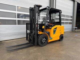 Hyundai N/A 2025 - 35BE-X elektrische heftruck 3-delige 4700mm mast t bild 2