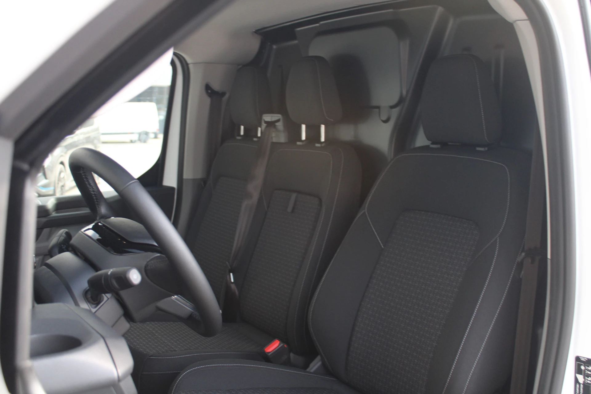 Ford Transit Custom 2025 - 320 2.5 PHEV L2H1 Trend 232pk - 5 jaar GARANTIE - 2x Schuifdeur - Adaptive Cruise - Blind Spot - Navigatie - Camera - Verwarmd Stuur - Rijklaar obrázek 34