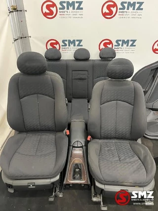 Mercedes-Benz N/A - Occ set interieur met zetels W211 Mercedes image 1