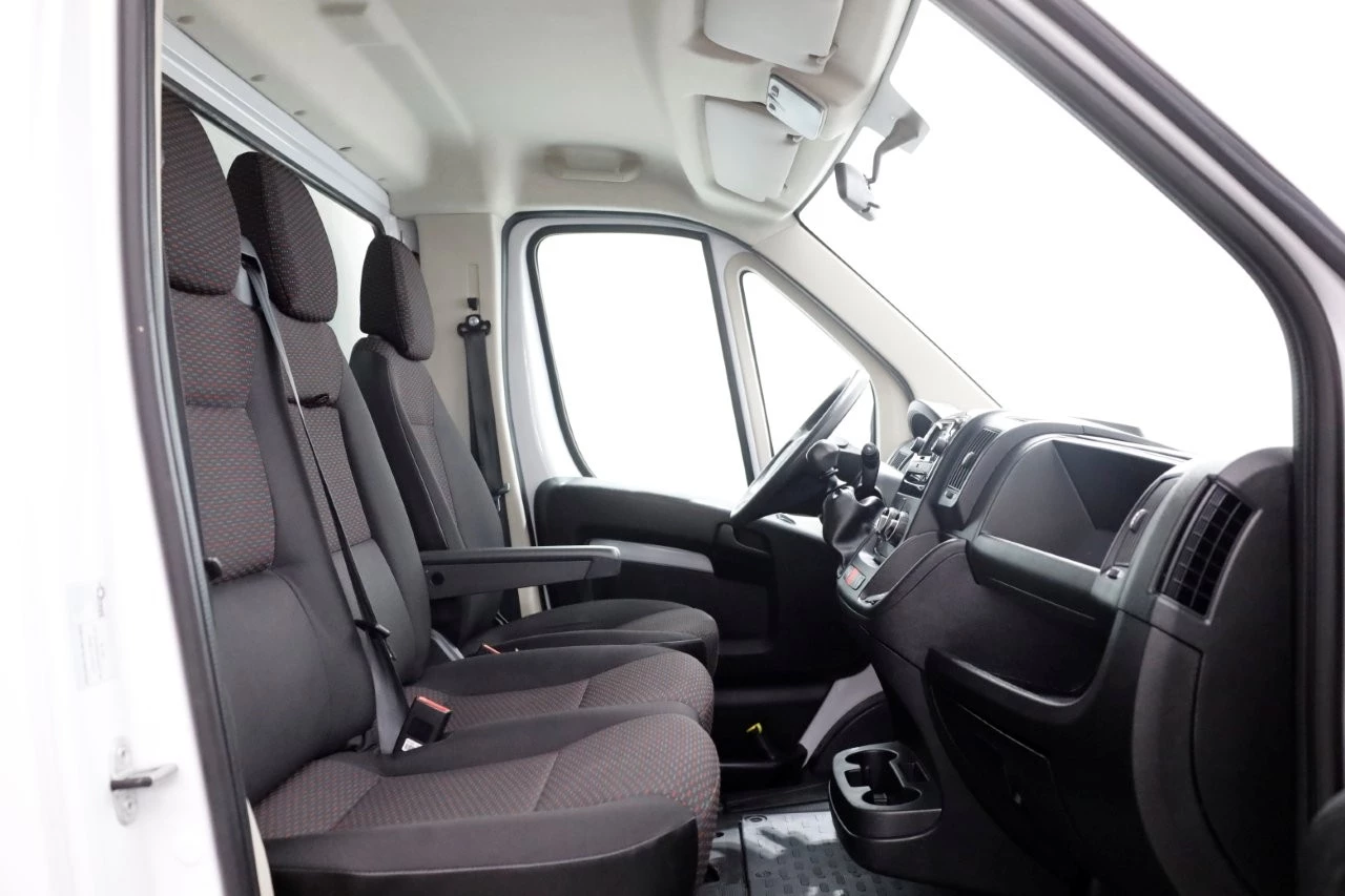 Opel Movano 2023 - 2.2D 140pk Bakwagen met laadklep 1.060kg laadvermogen 08-2023 obrázek 5