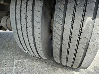 LAG 0-1-23 2007 - 0-1-23 Nieuwe Apk Laadklep 2000 kg Omega vloer imagen 17