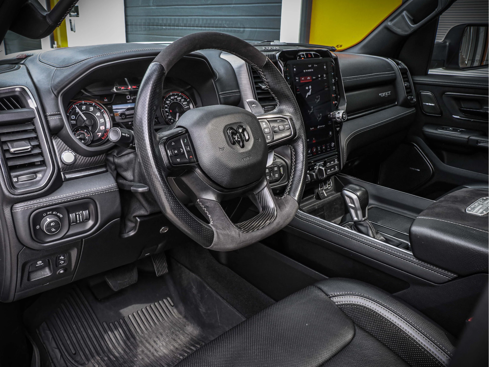 Dodge Ram 1500 2021 - TRX | 6.2L V8 Supercharged | 4x4 Crew Cab изображение 6