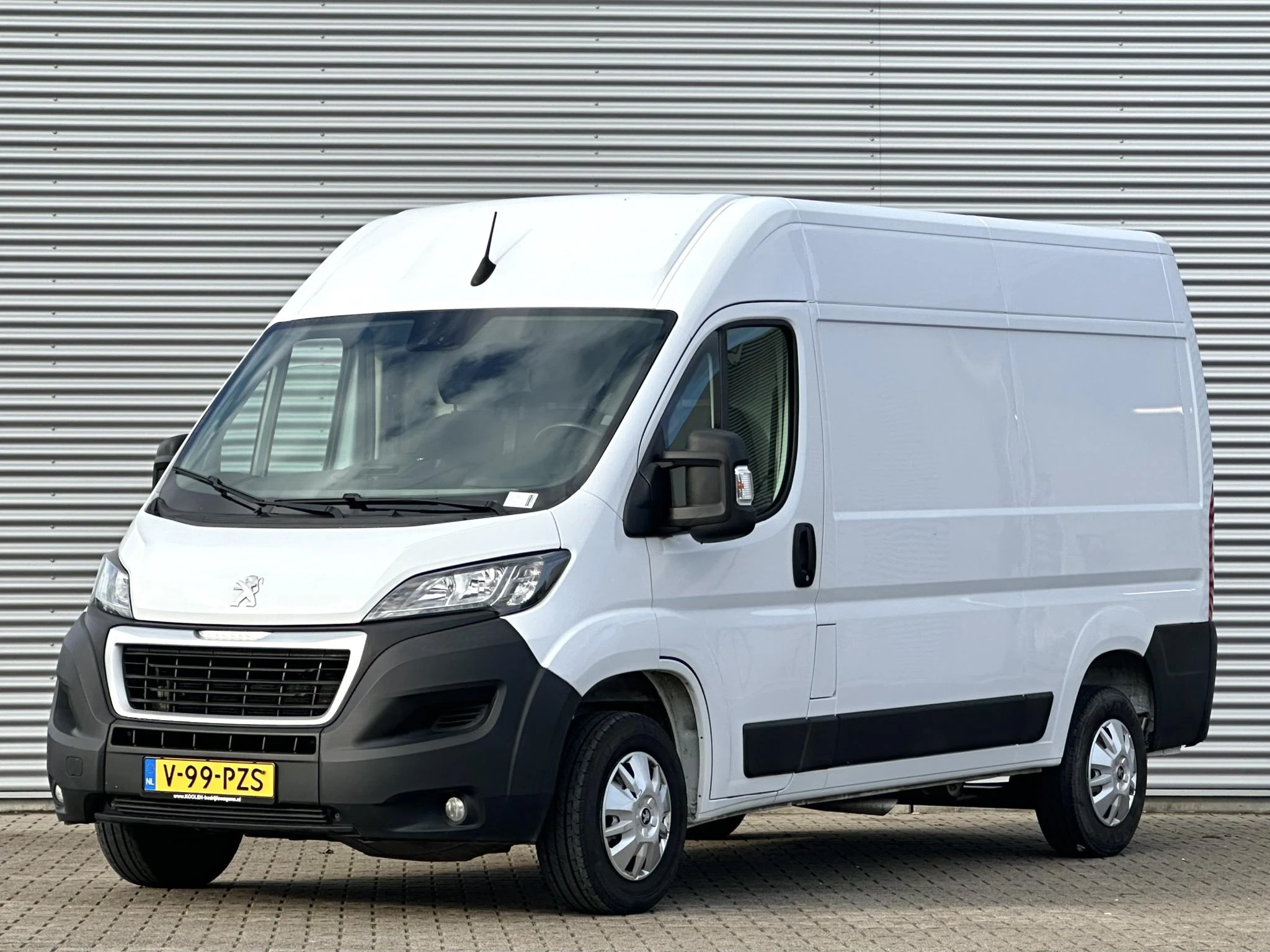 Peugeot Boxer 2022 - 2.2 BlueHDi 120 L2H2 Airco|Navi|Camera|Trekhaak immagine 1
