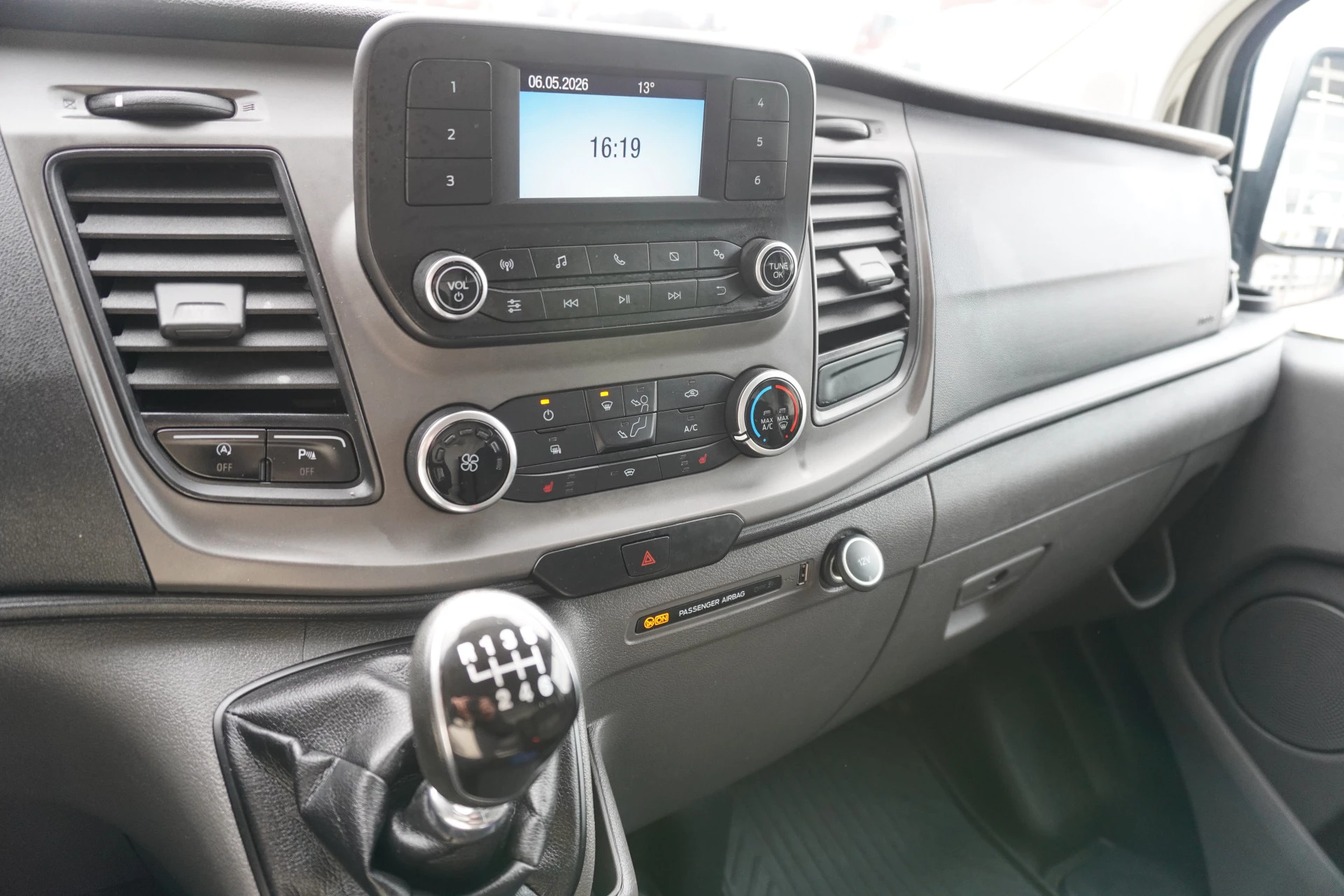 Ford Transit Custom 2019 - 320 2.0 TDCI L2H2 Trend obrázek 16