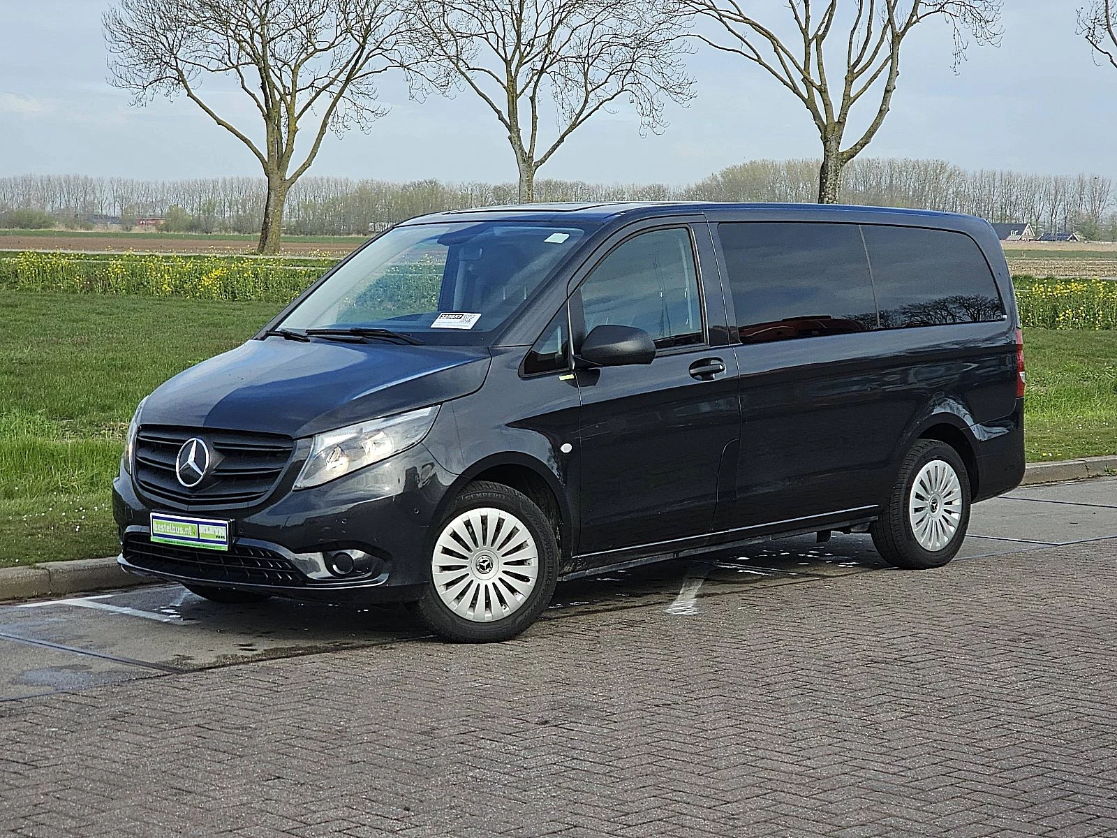 Mercedes-Benz Vito 2023 - 114 CDI TOURER zdjęcie 2