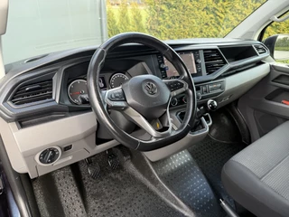 Volkswagen Transporter 2020 - 2.0 TDI 111 PK HIGHLINE / STARLIGHT BLUE METALLIC / L2H1 / TREKHAAK / IMPERIAAL / CAMERA / CRUISE / AIRCO afbeelding 8