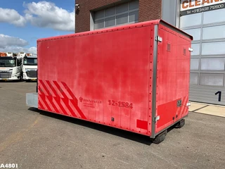 Gesloten 18m³ container met oprijrampen ex-brandweer! afbeelding 3 miniatuur
