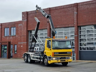 DAF CF 2002 - 250 6x2*4 - Hooklift - HIAB 102 Crane - Manual gearbox - Steering axle - Euro 3 te koop