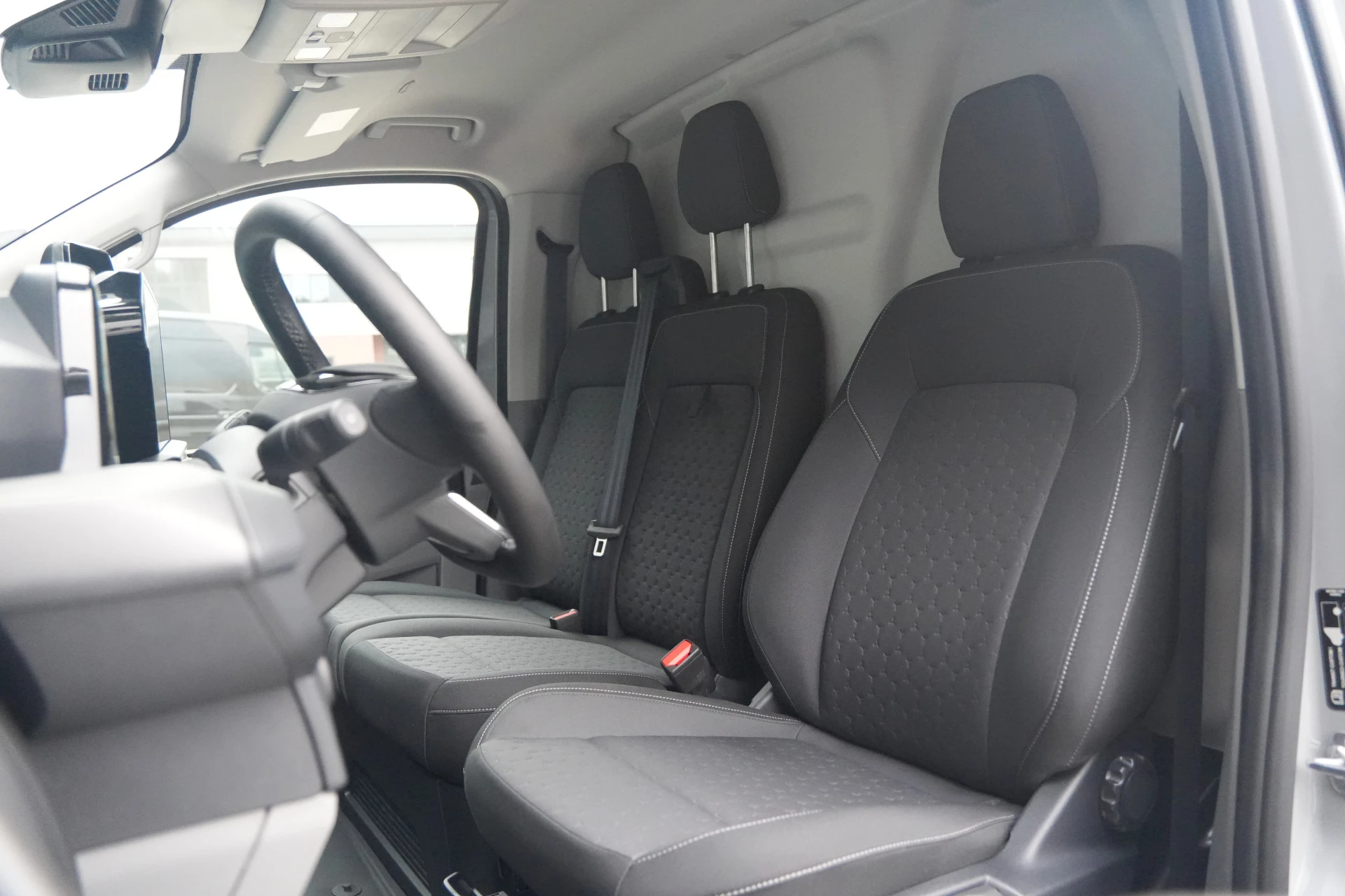Ford E-Transit Custom 2026 - 340 L2H1 Limited 71 kWh 218pk - Trekhaak - ACC - B&O - Navi - Stoel/Stuurverwarming - 360 Camera - Blindspot - Rijklaar Bild 18