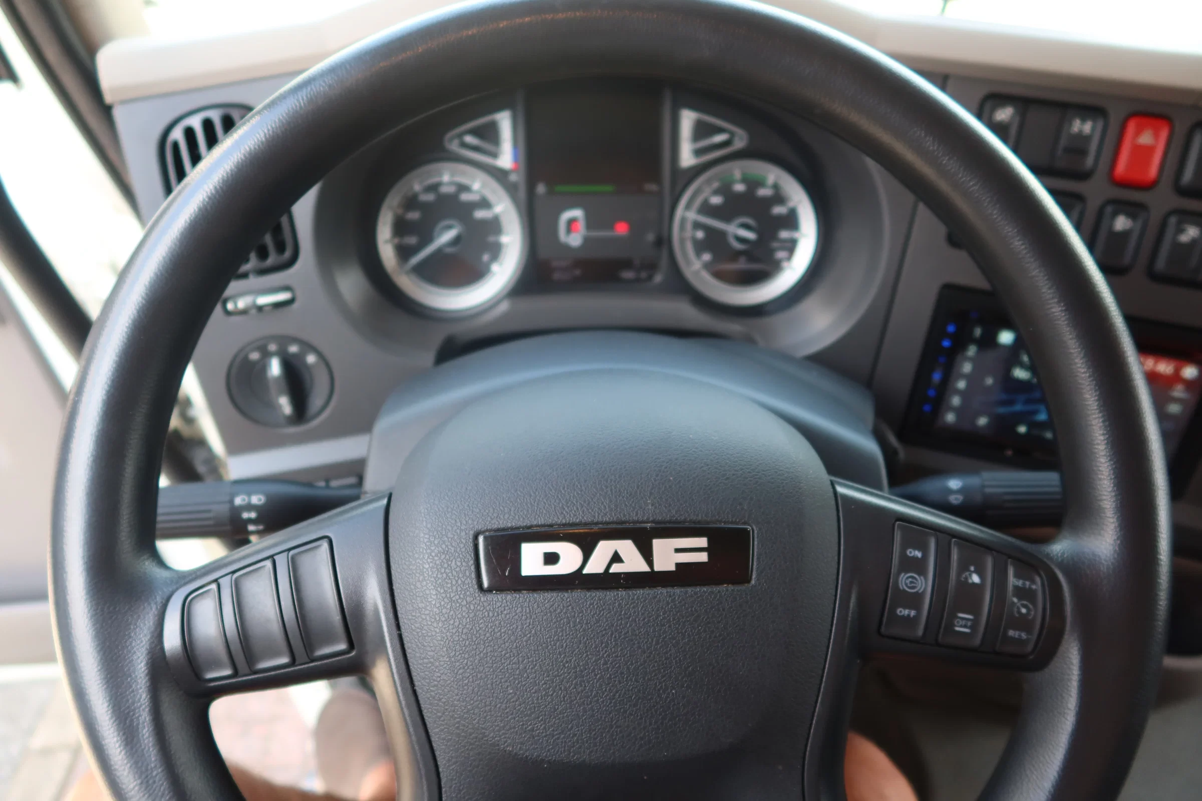 DAF LF 210 2024 - FA Bakwagen + klep 1000 kg + Ringfeder!! afbeelding 24