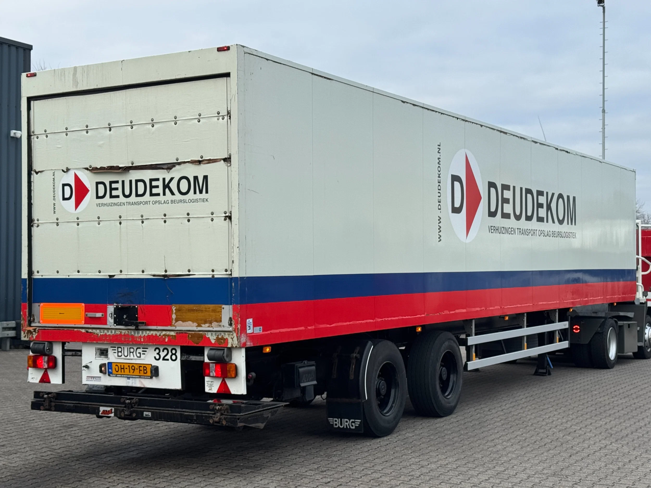 Burg BPO 12-18-GRNXX 2003 - Gesloten Trailer / Stuur-as / Roldeur Defect afbeelding 1