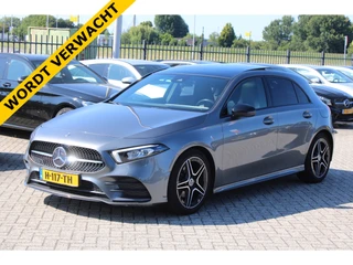 Mercedes-Benz A-Klasse 2020 - 180 AUT7 AMG LINE NIGHT PAKKET PANORAMADAK SFEER CARPLAY <<NL AUTO>> te koop