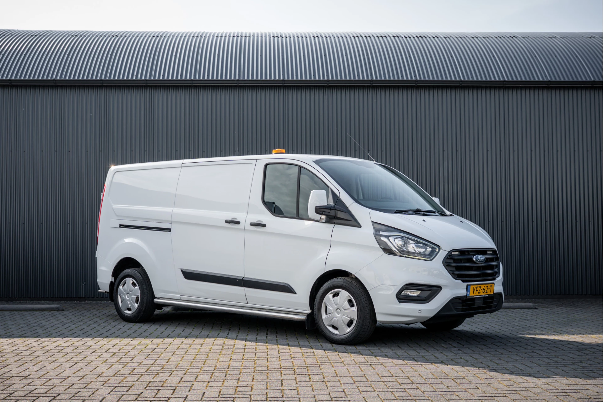Ford Transit Custom 2020 - 2.0 EcoBlue L2H1 | 130PK | Volledig Ingericht | LED | Cruise | PDC | Airco | Trekhaak zdjęcie 4