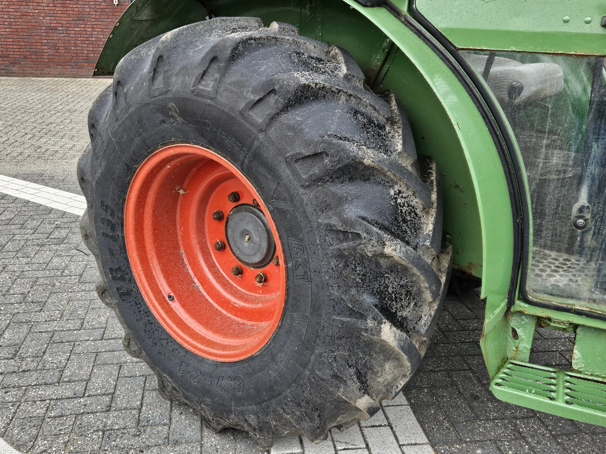 Fendt 1994 - 260 S landbouwtrekker afbeelding 12