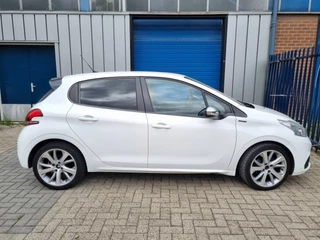 Peugeot 208 2019 - 1.2 PureTech Signature automaat изображение 2
