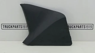 Iveco N/A - Body & Chassis Parts Afdekkap bumper Re. Iveco obrazek 1