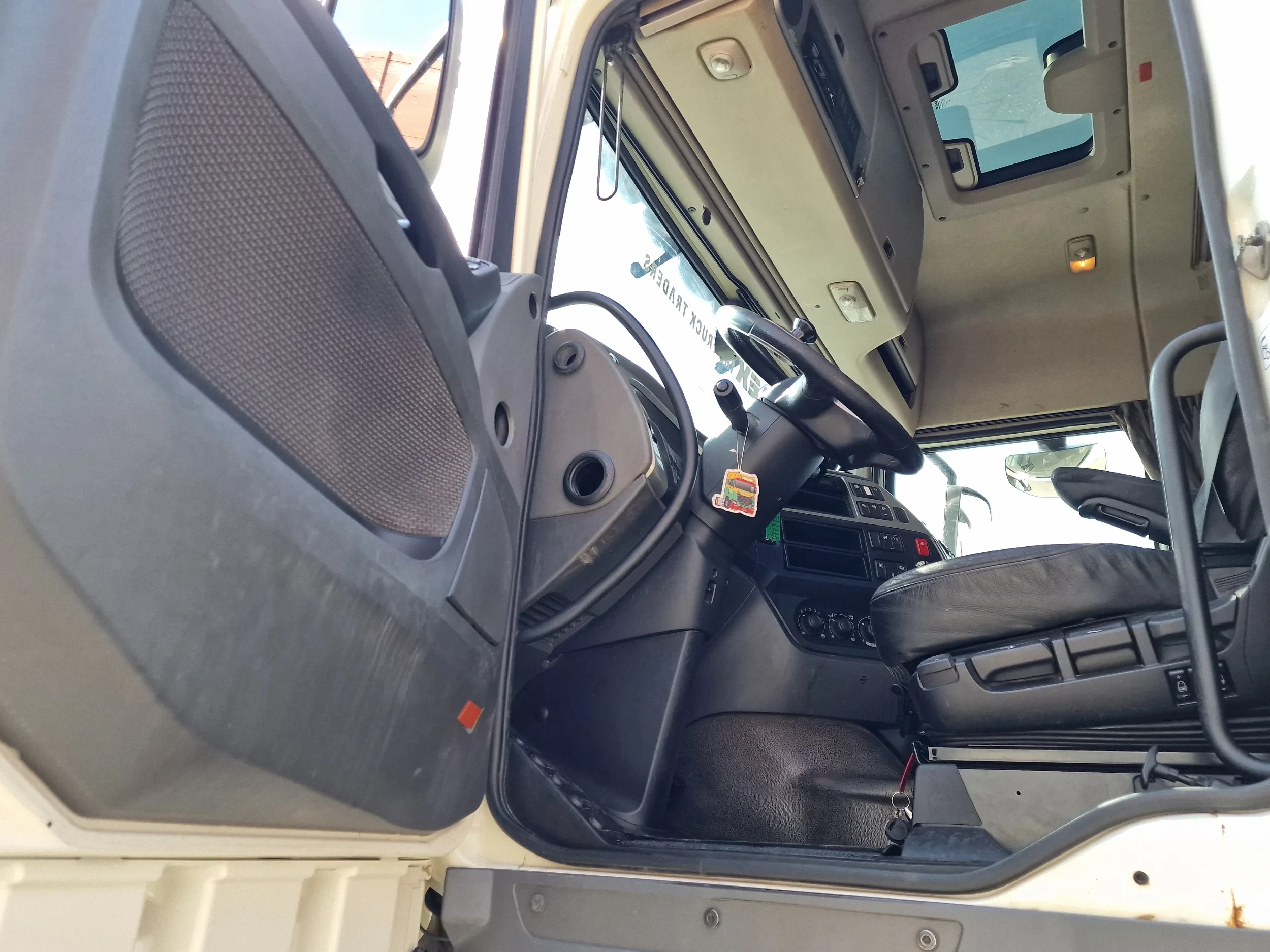 DAF XF 2018 - 510 SpaceCab 6x4 - PTO/Hydraulic - Euro 6 - AS Tronic image 9