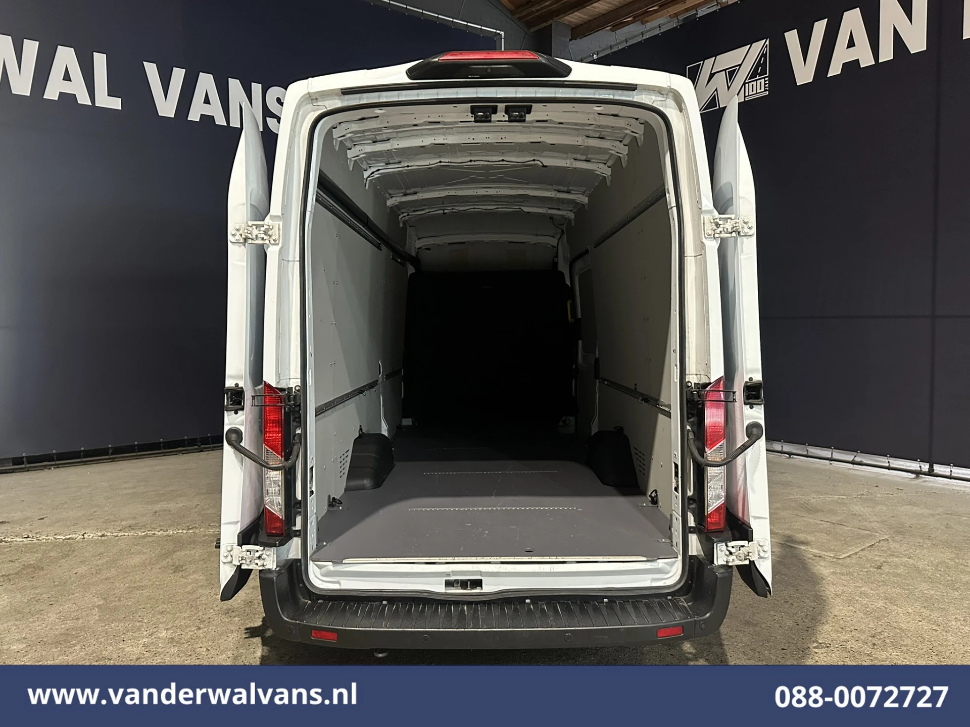 Ford Transit 2023 - 2.0 TDCI 131pk L4H3 Jumbo Euro6 Airco | Camera | Cruisecontrol | Verwarmde voorruit obrázek 4