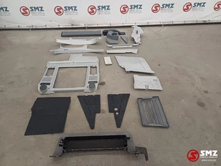 Caterpillar N/A 2022 - Lot of cabin parts Caterpillar image 1