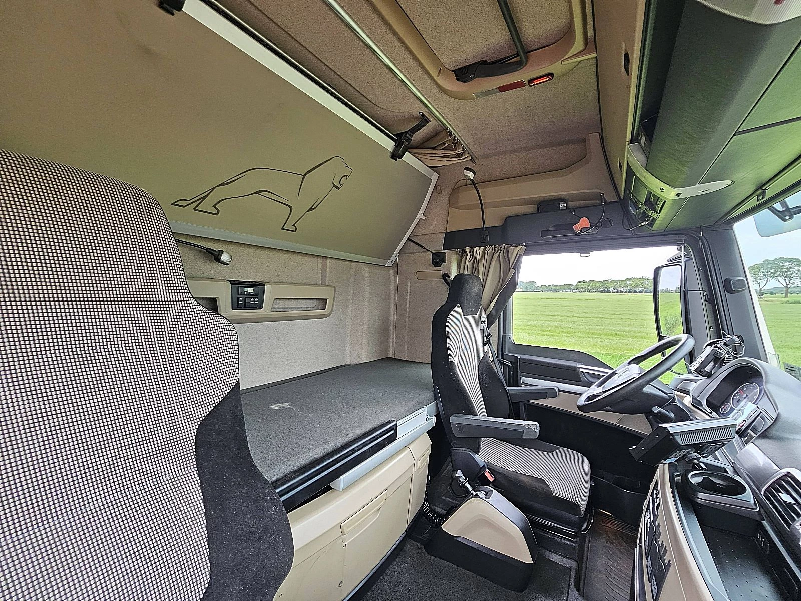 MAN TGX 2018 - 33.500 Bild 16