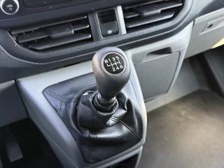 Ford Transit Custom 2024 - 2.0 TDCI 136 PK TREND / L2H1 / 41.992 KM !! / 2.800 KG AHG / CAMERA / CRUISE / 3 ZITS / AIRCO / CARPLAY bild 19