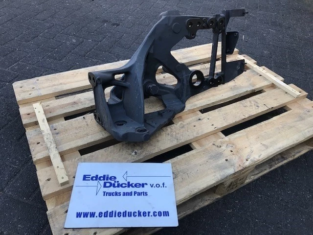 DAF - 1849493 CHASSISSTEUN RH (MORE PIECES IN STOCK) afbeelding 1