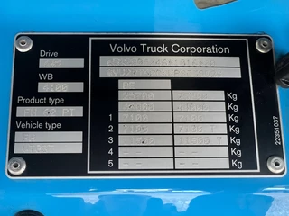 Volvo FH 2019 - 13.500 Globetrotter / 6x2/4 / 2x Tank imagem 18