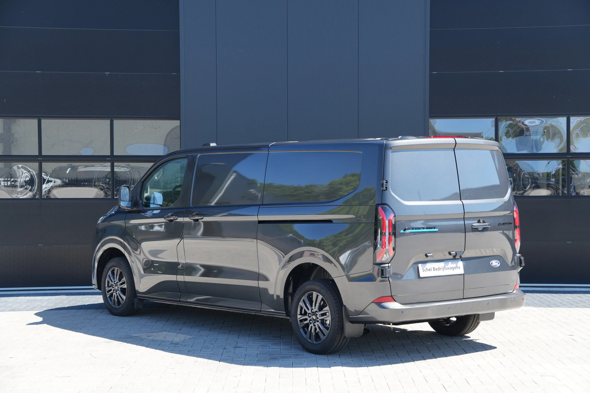 Ford E-Transit Custom 2026 - 340 L2H1 Limited 71 kWh 218pk - AGR Bestuurdersstoel - 2x Schuifdeur - LED - 360 Camera - B&O - ACC - Navi - Stoel/Stuurverwarming - Rijklaar immagine 9