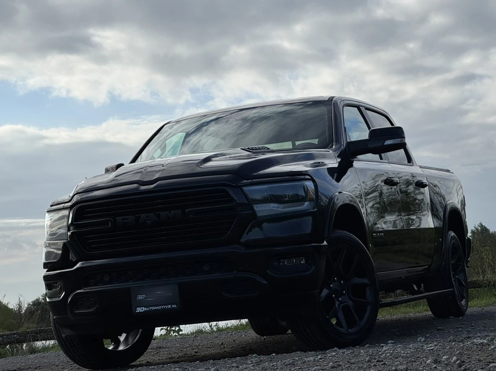 Dodge Ram 1500 2019 - LARAMIE NIGHT 5.7L V8, LAGE BIJTELLING, PANO, BLIS, H&K, ACC, 360, LUCHTV, LPG, BOMVOL! afbeelding 1