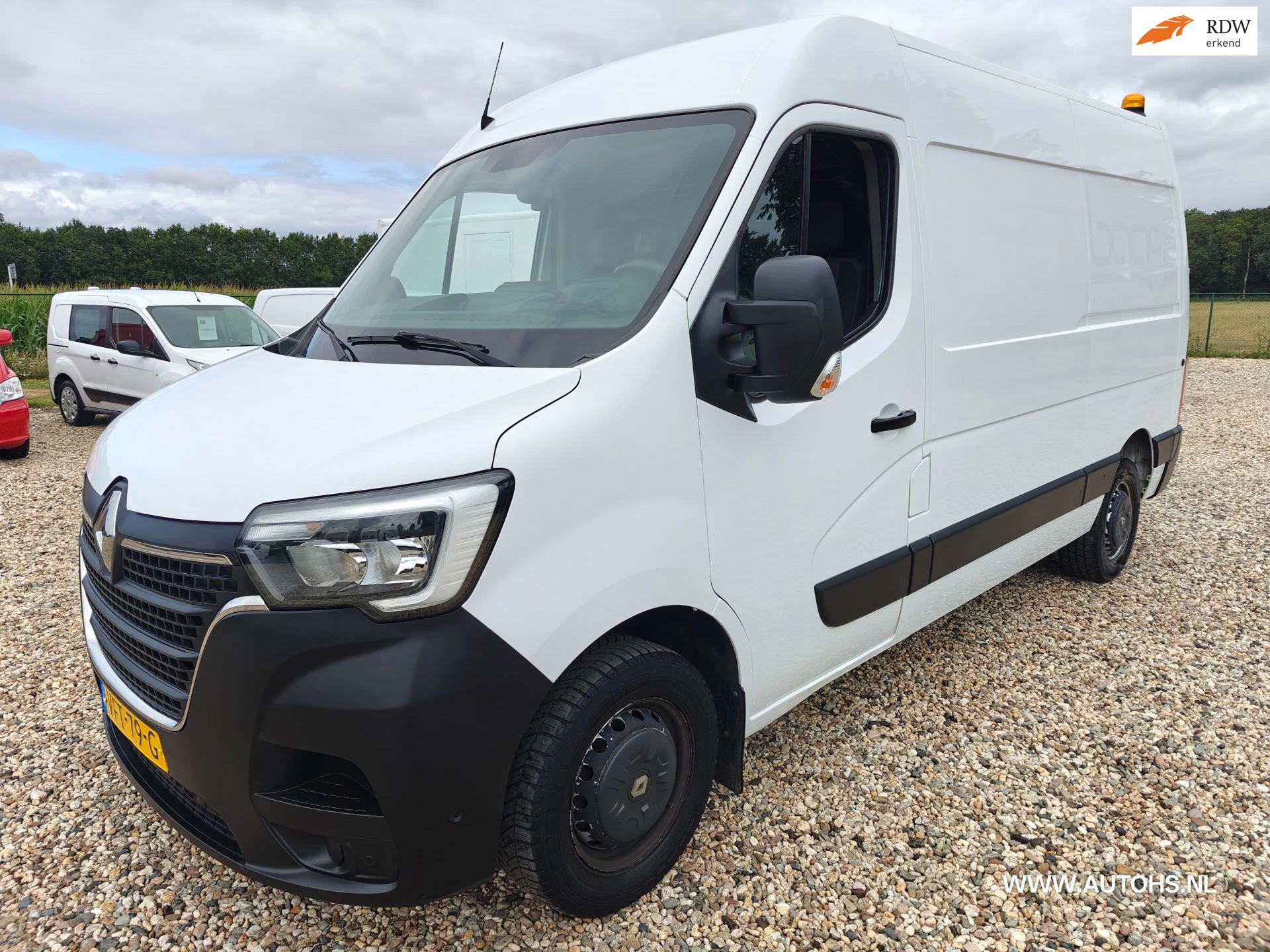 Renault Master 2020 - T35 2.3 dCi 135 L2H2 + werkplaats inrichting , Euro 6 , 1e Eig , 140 PK , Apk 4-2027 , Camera , leuke bus. image 1