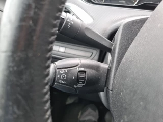 Peugeot 208 2019 - 1.2 PureTech Signature automaat изображение 10