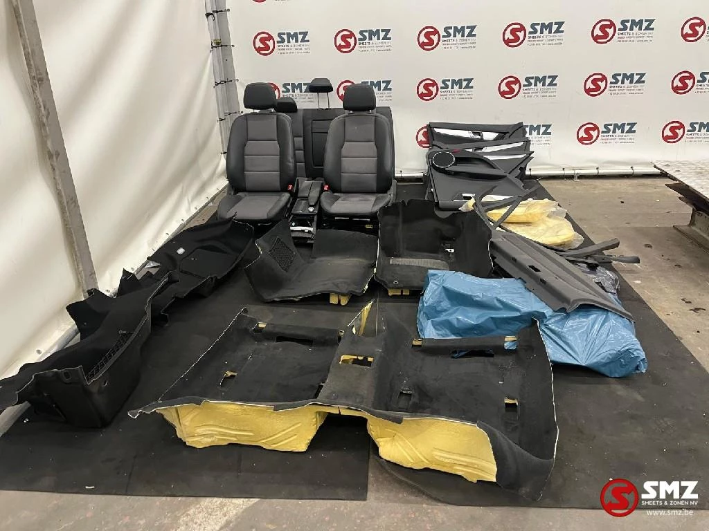 Mercedes-Benz - Occ set interieur met zetels W204 Mercedes afbeelding 1