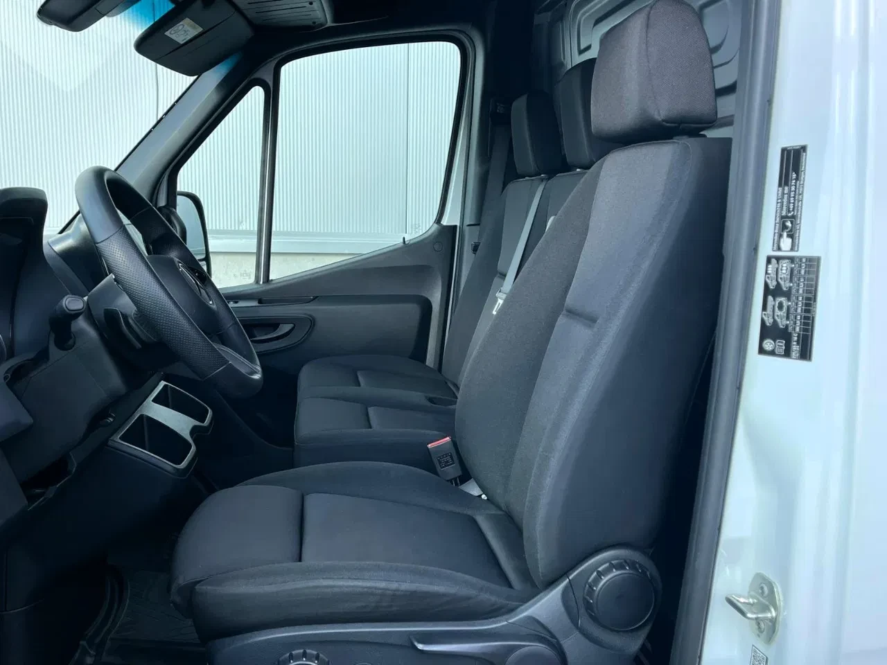 Mercedes-Benz Sprinter 2024 - 317 *AHK2,0*zetelverwarming*achteruitrijcamera*spiegels verwarmd & elektrisch afbeelding 4