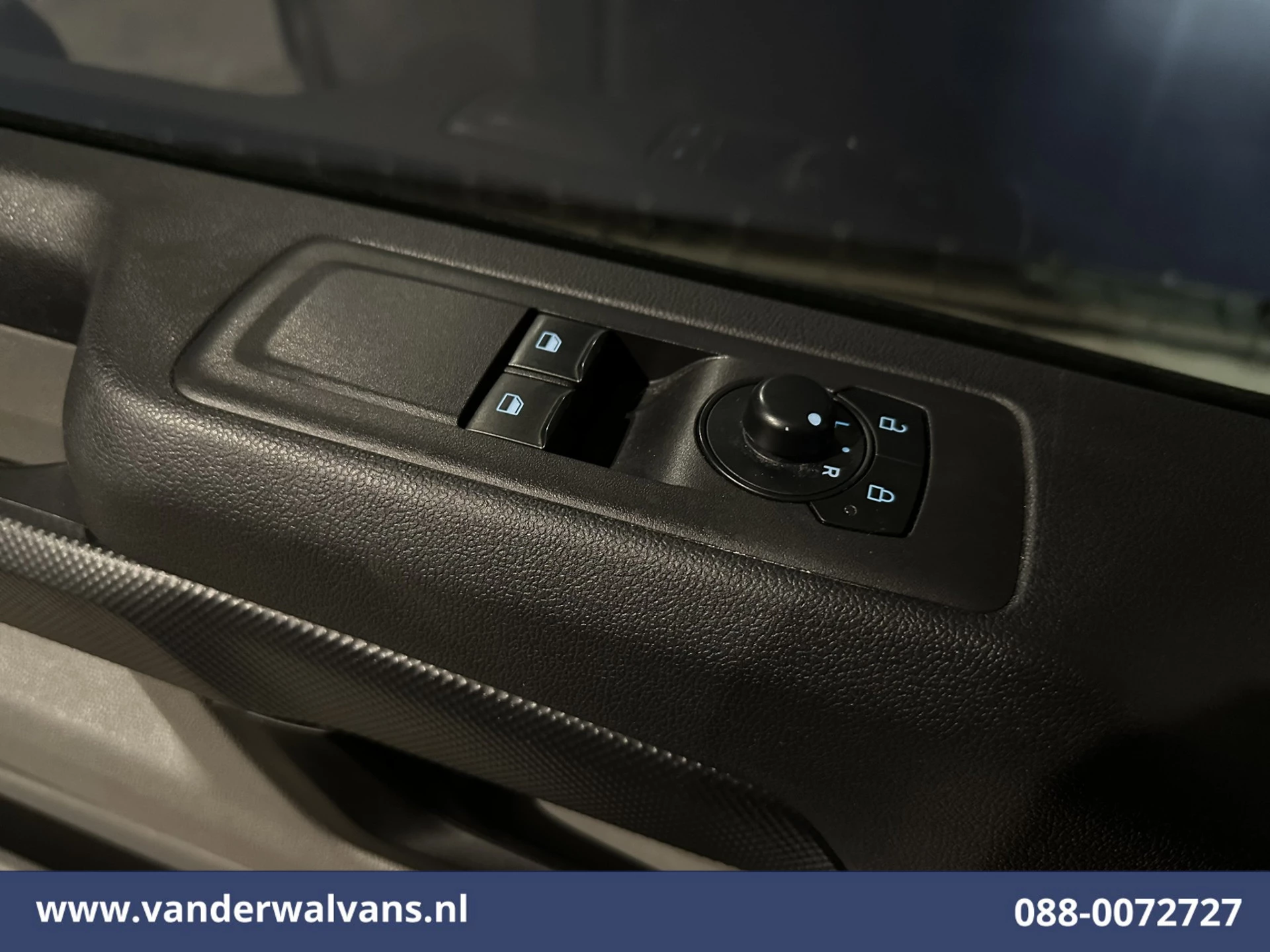 Ford Transit Custom 2024 - 2.0 TDCI 136pk L2H1 Euro6 Airco | Camera | Apple Carplay | LED obrázek 17