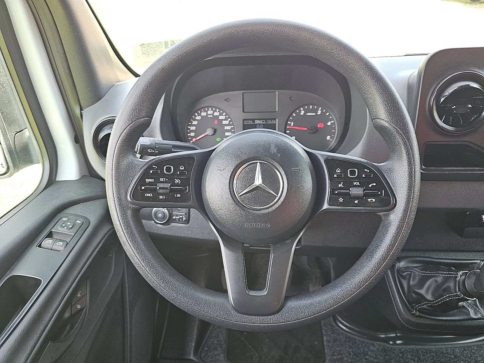Mercedes-Benz Sprinter 2022 - 317 obrázek 11