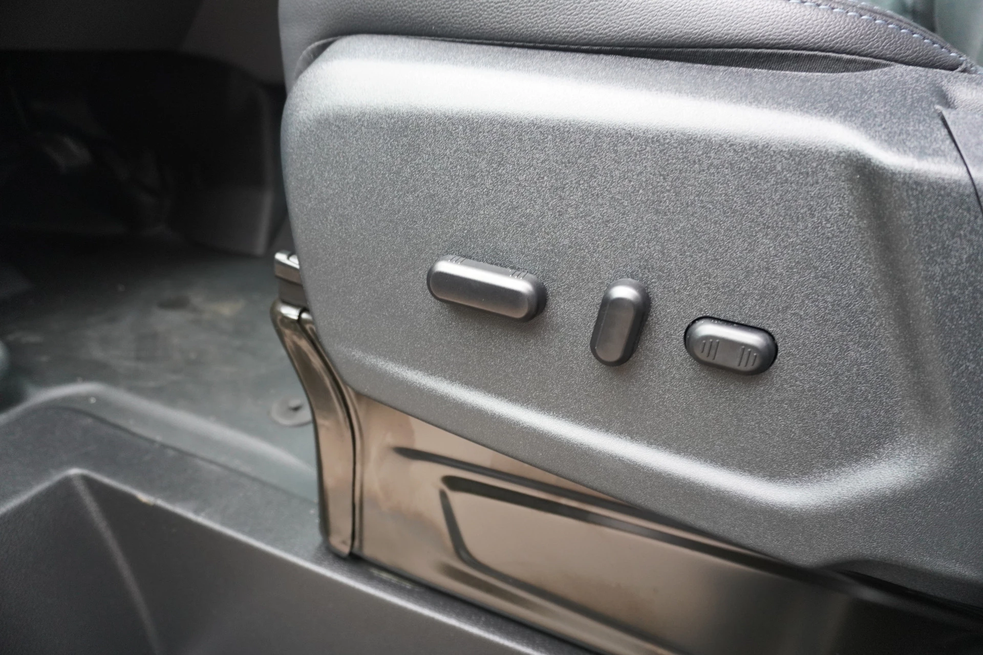 Ford Transit Custom 2023 - 300S 2.0 TDCI 130PK L1H1 Limited Active edition obrázek 24