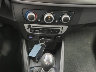 Renault Mégane 2016 - 1.5dCi 111pk Grijs Kenteken Euro 6! afbeelding 13
