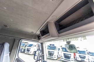 Renault N/A 2012 - MIDLUM 270 (18t) DXI + Dhollandia image 25