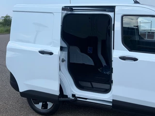 Ford Transit Courier 2025 - Trend Elektrisch 44KWH 300KM Reikwijdte Apple CP Airco Cruise control Camera zdjecie 9