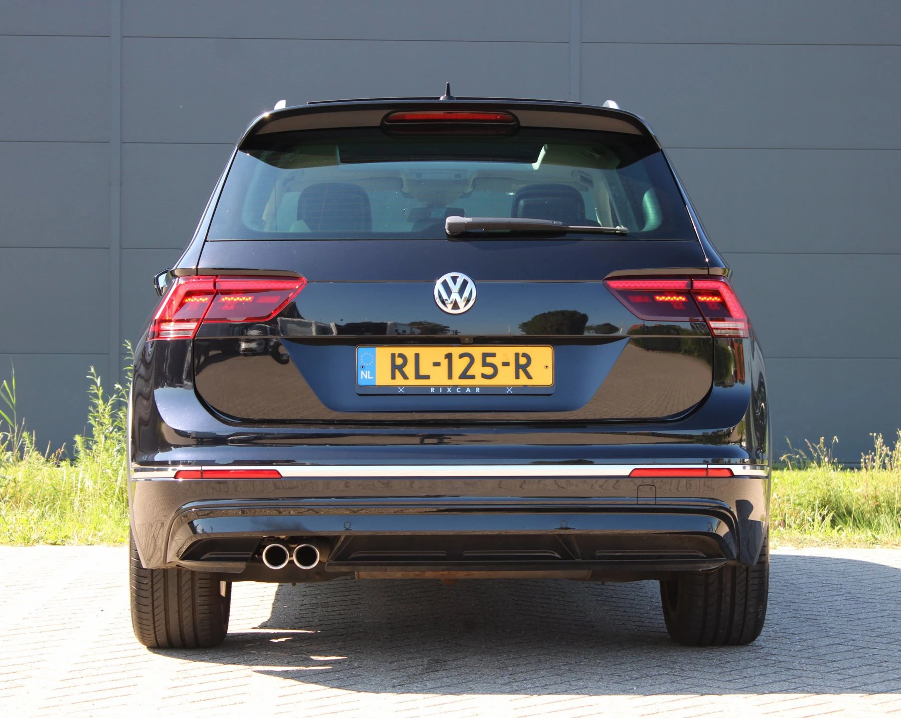 Volkswagen Tiguan 2018 - 1.4 TSI ACT Highline R-Line Automaat Panodak Trekhaak 1eEigenaar afbeelding 13
