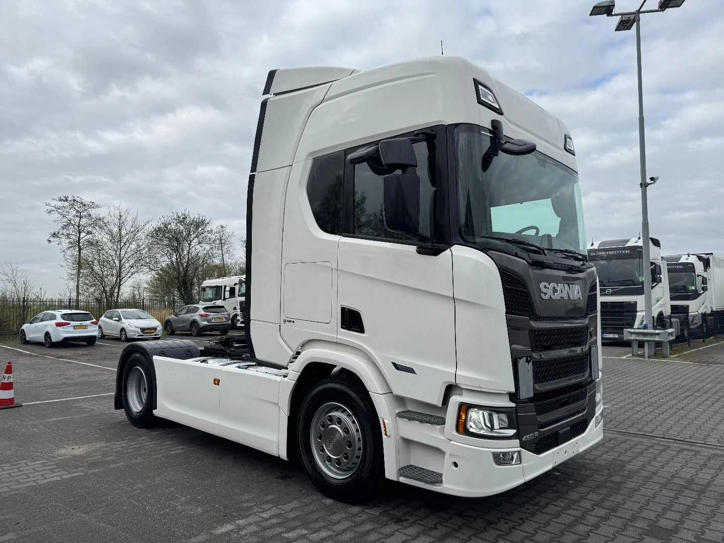 Scania R 2024 - R460 super,i park cool ,retarder,2tanks,sideskirts low km afbeelding 1