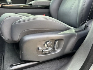 Land Rover Range Rover Velar 2024 - 2.0 P400e R-Dynamic HSE image 15