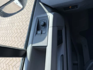 Volkswagen Crafter 2024 - 30 2.0 TDI L3H3 Trendline Airco/Apple-Android carplay image 11