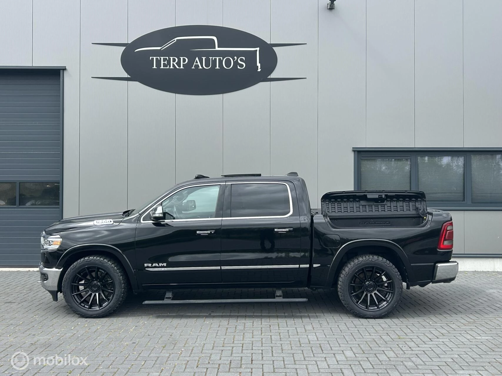 Dodge Ram 1500 2022 - 4X4 5.7 V8 4x4 Crew Cab Limited obrázek 8