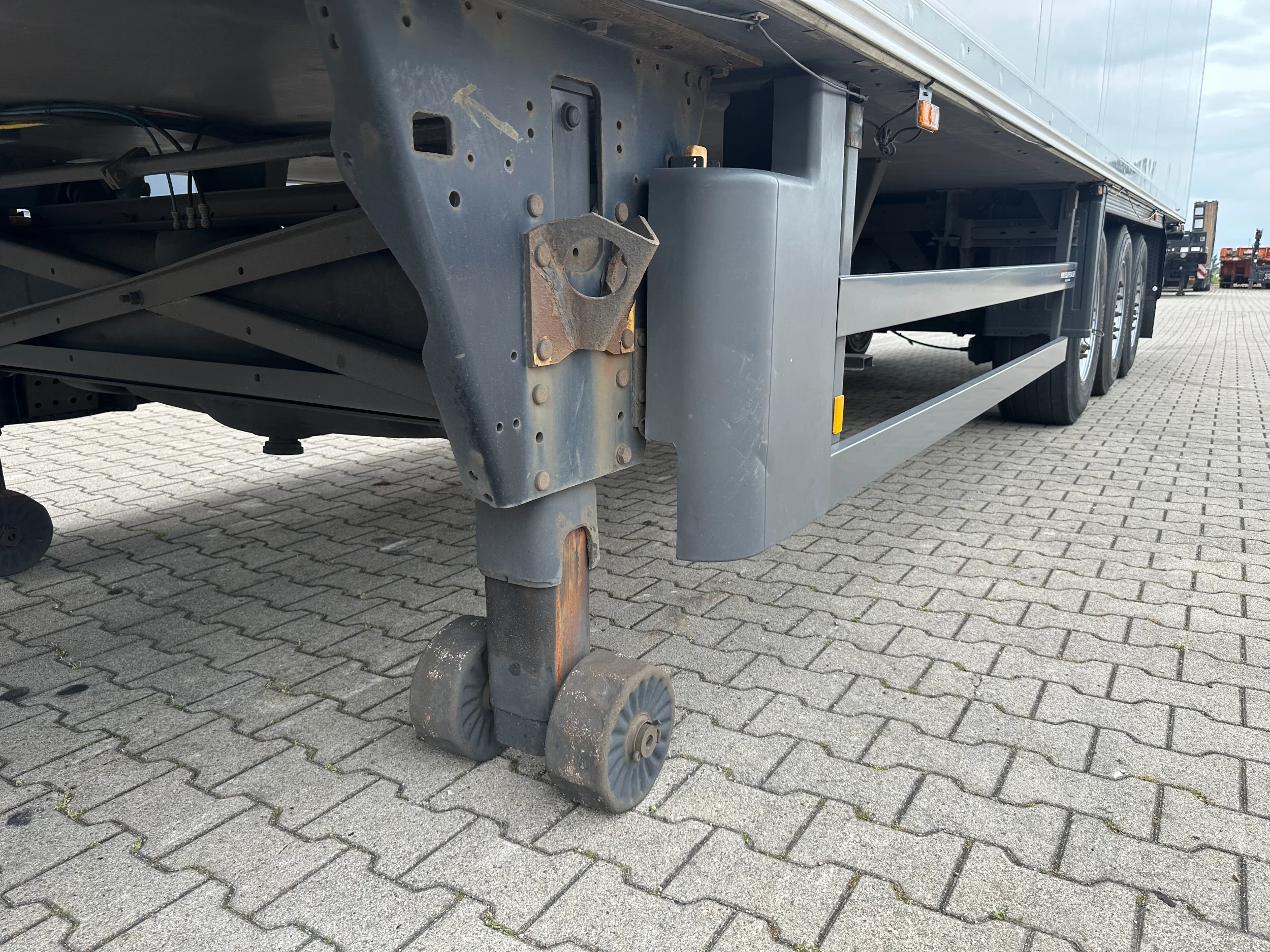 Schmitz Cargobull 2015 - CARRIER VECTOR 1950 D/E / DISCBRAKES / NL-TRAILER / APK: 9-2026 immagine 20