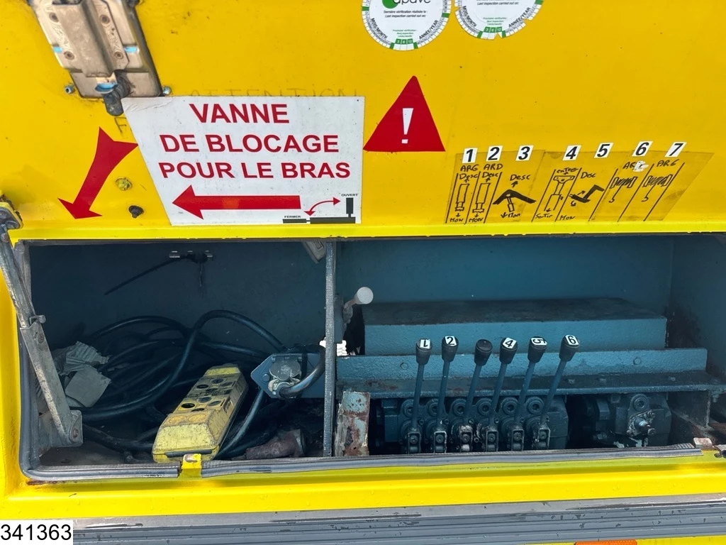 Volvo 1990 - N 10 Wrecker, Steel suspension Bild 12